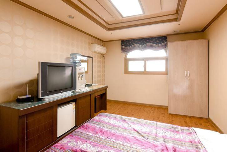 Hongcheon Resortel ภายนอก รูปภาพ