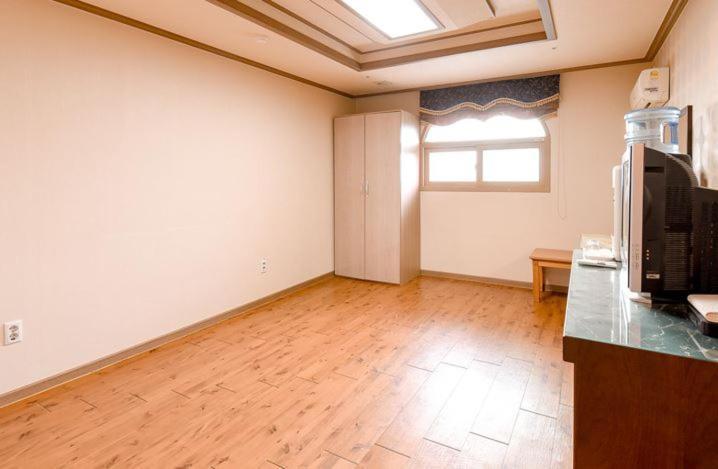 Hongcheon Resortel ภายนอก รูปภาพ